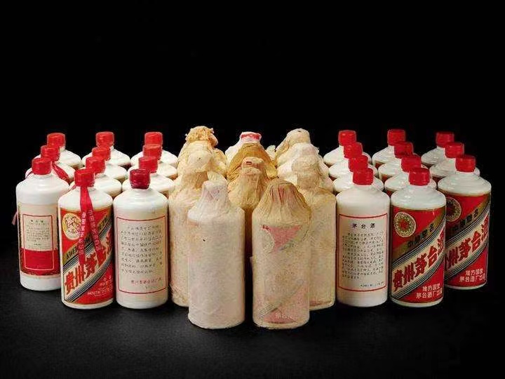 康乐日照岚山回收酒价格哪里回收(附近上门回收茅台酒）?